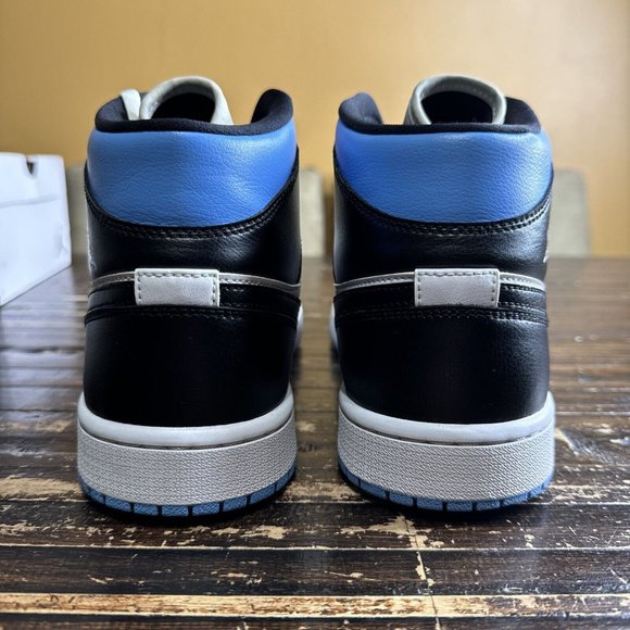 WOMANS AIR JORDAN 1 MID WHITE/BLACK-UNIVERSITY BLUE (W) SIZE 12 Bq6472-102 - Picture 5 of 7